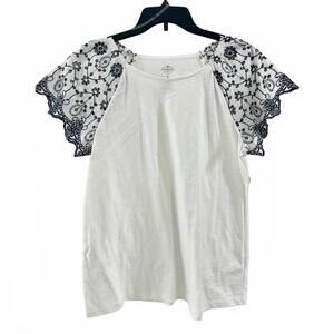 NWT St. John's Bay White & Navy Embroidered Flutter Sleeve Top- Size Medium